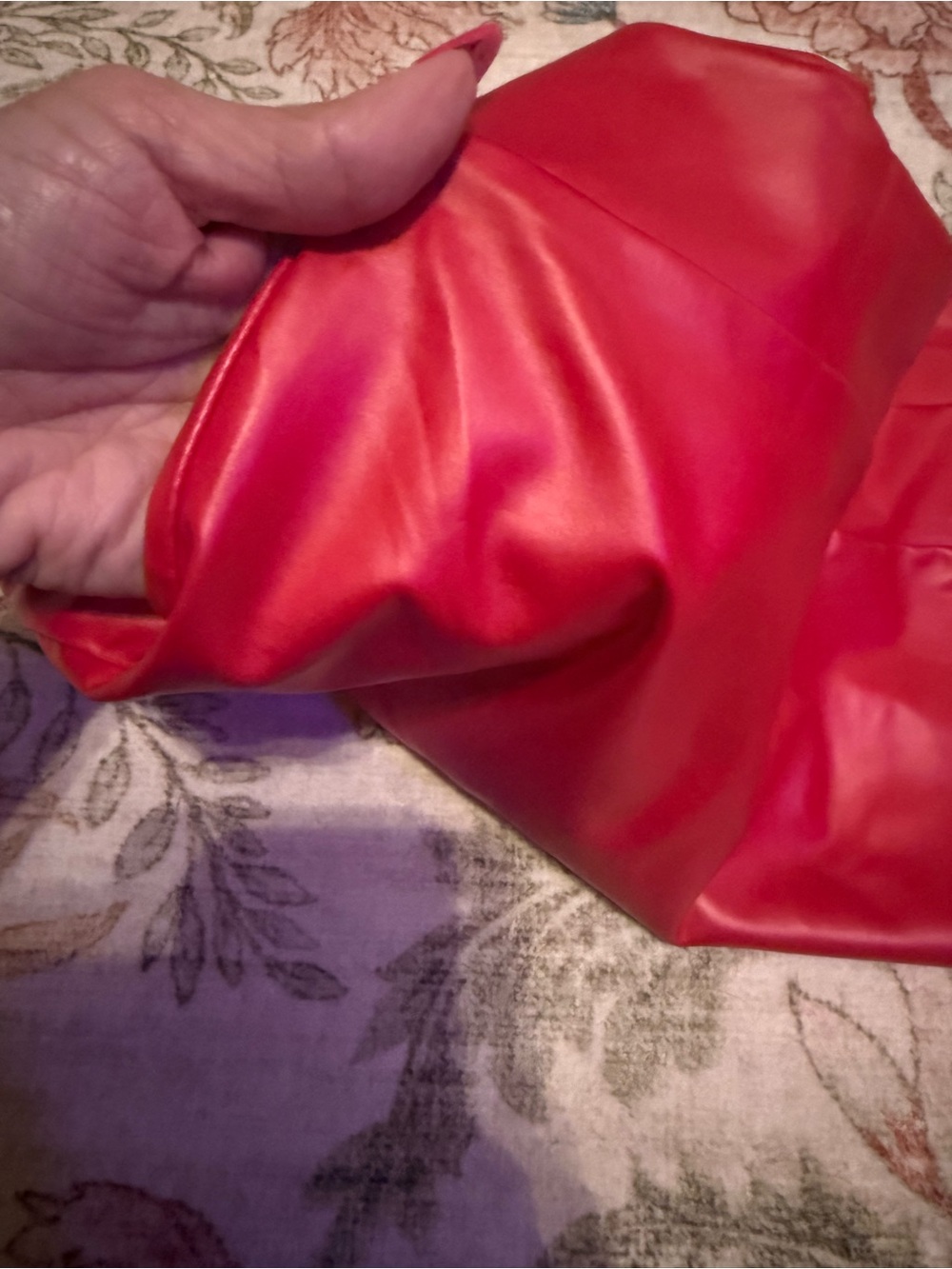 Red Faux Leather Pencil Skirt - Women - Picture 3 of 4